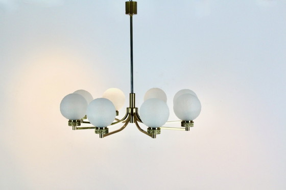 Lampadario francese in ottone e vetro smerigliato (foto 8 di 15)