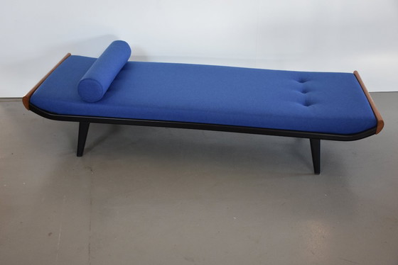 Image 1 of Mid-century daybed Cleopatra jaren 60, opnieuw bekleed