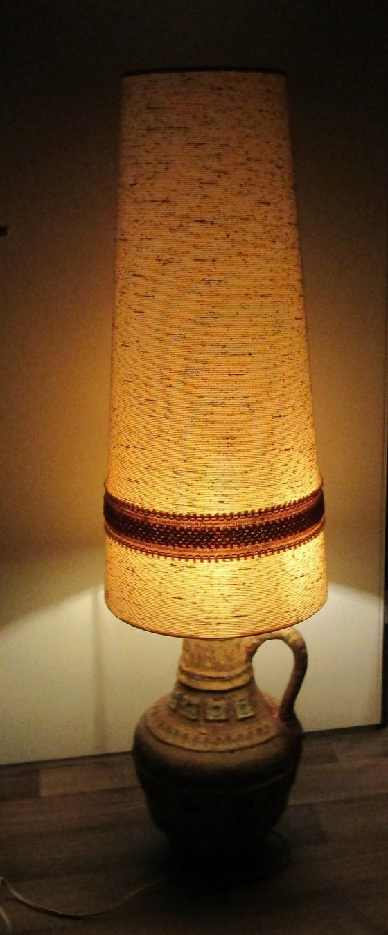 Image 1 of Bellissima lampada da terra a lava, di grandi dimensioni, dei primi anni '70.