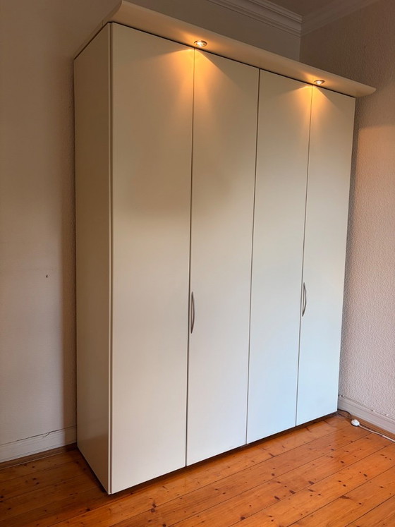 Armadio Hülsta (+ illuminazione) – Wood (photo 5 of 5)