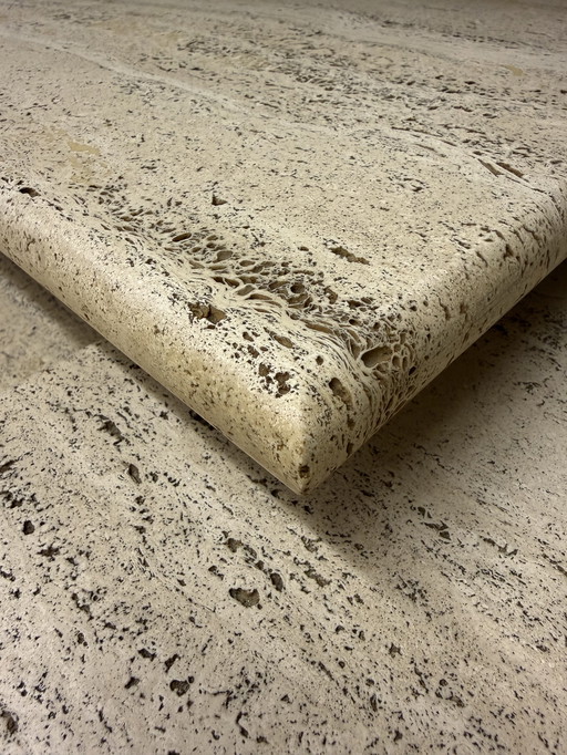 Tables gigognes en travertin