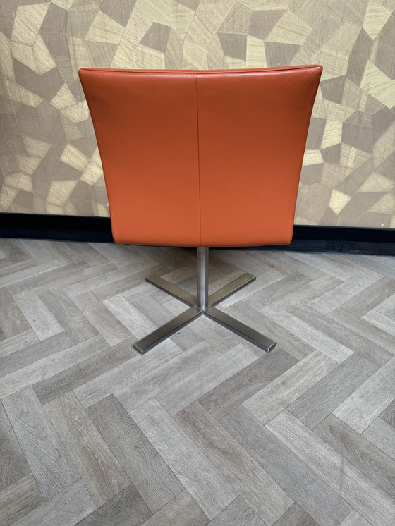 Image 1 of Fauteuil en cuir italien Turn Design