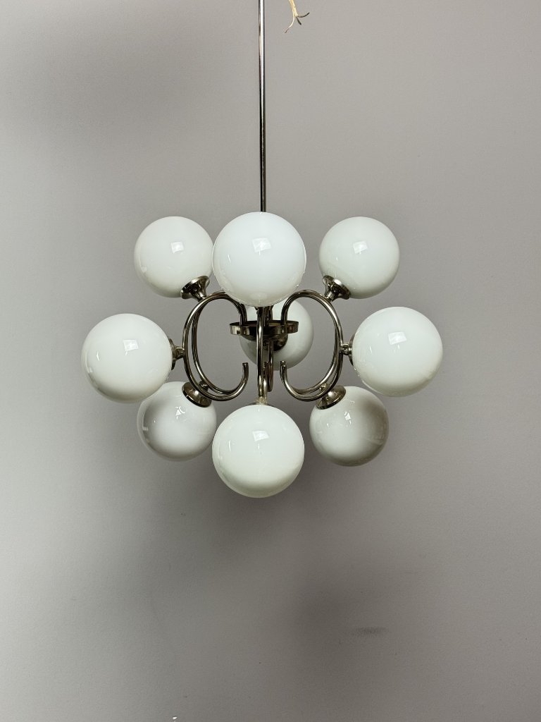 Mid-Century Italian Design Atomic Sputnik Chandelier with Opaline Globes, Italy, 1960s