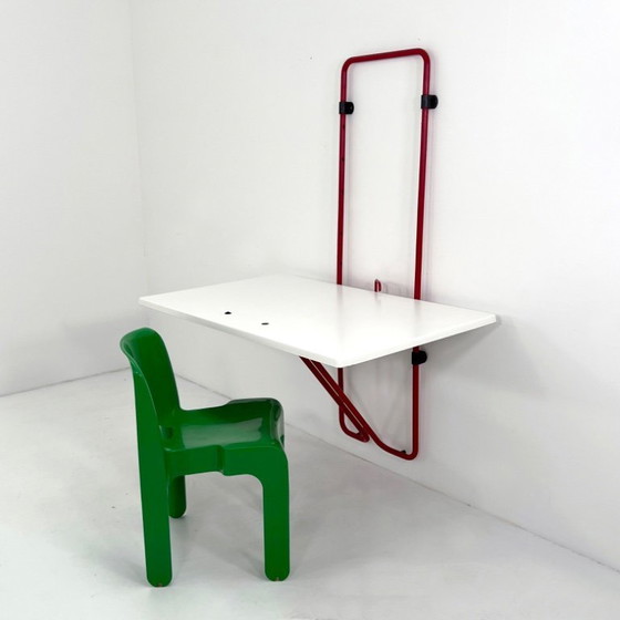 Image 1 of Mesa de pared plegable tubular Clino roja de Mario Mazzer para Magis, década de 1980