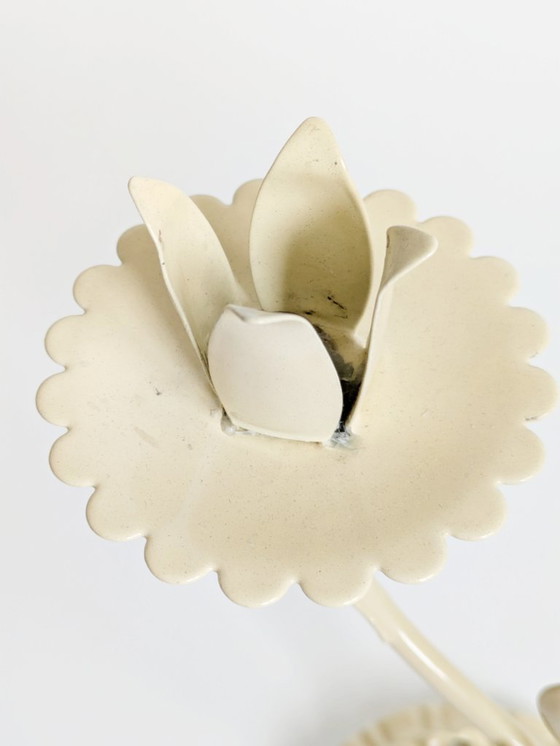 Image 1 of Candelabro italiano vintage in ghisa, floreale bianco crema, adatto a candele a 2 ceri