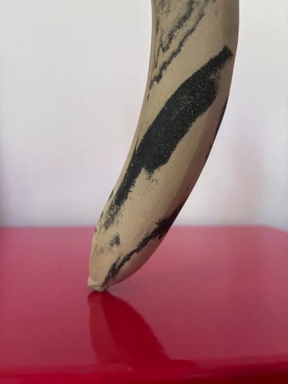 Image 1 of Handgefertigte Keramikbanane von der schwedischen Künstlerin und Keramikerin Malwina Kleparska
