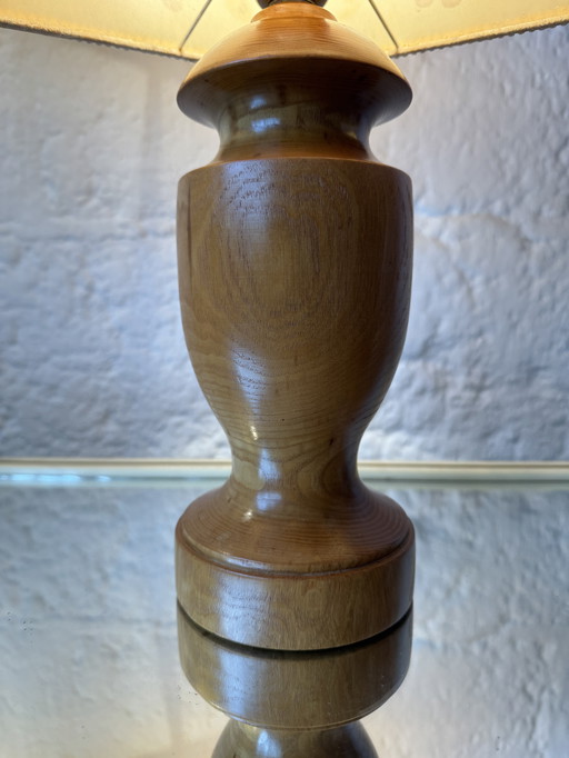 Gedrechselte Holzlampe mit Herbarium-Lampenschirm, 1970er Jahre