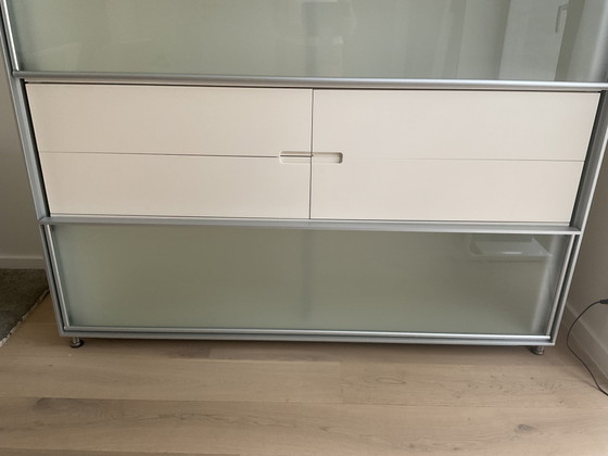 Image 1 of Domus-Schrank von B&B Italia, entworfen von Antonio Citterio, in weißem Lack und mit Glasschiebetüren