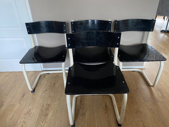 Image 1 of 4 vintage Bauhaus stijl stoelen buisframe sledestoel
