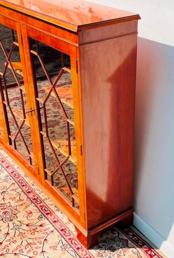 Image 1 of Bücherregal im englischen Stil des 19. Jahrhunderts