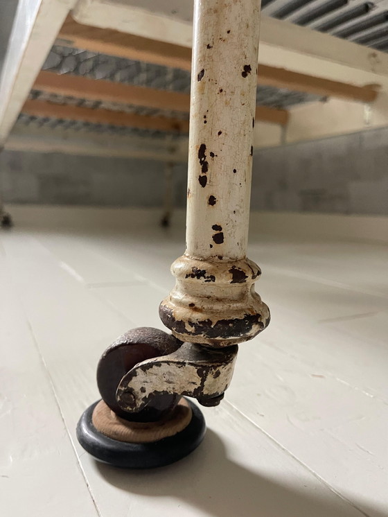 Image 1 of Lit ancien victorien en fer et laiton