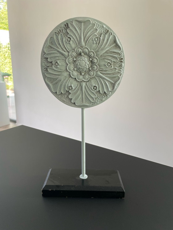 Image 1 of Rosette de feuilles d'acanthe en plâtre, 36 cm de haut