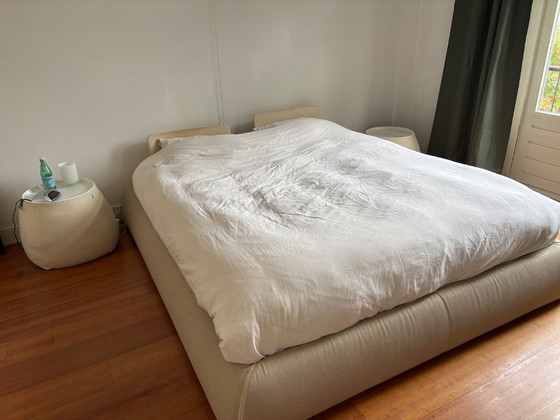 Image 1 of Cama B&B Italia