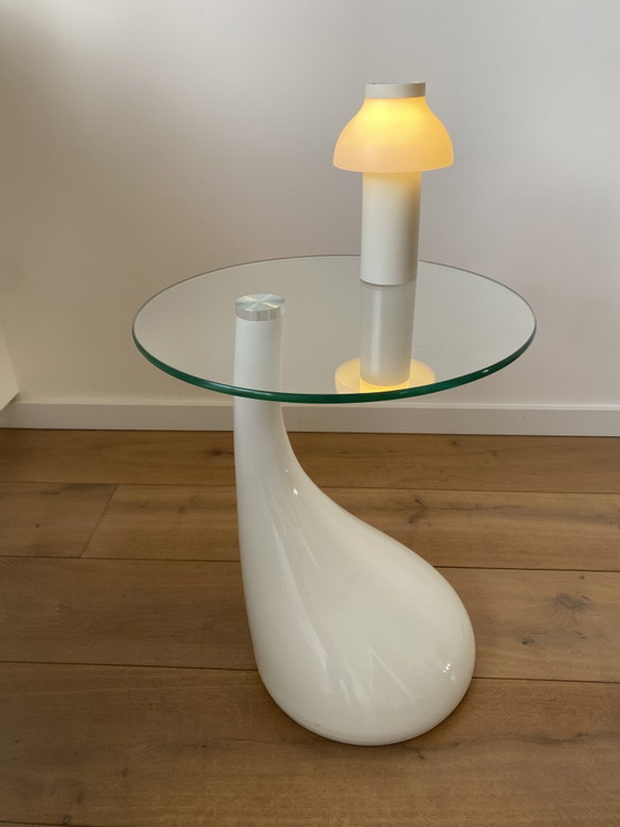 Moderne Space Age Design Bijzettafel – Hoogglans Wit & Glas – Plastic (photo 3 of 9)