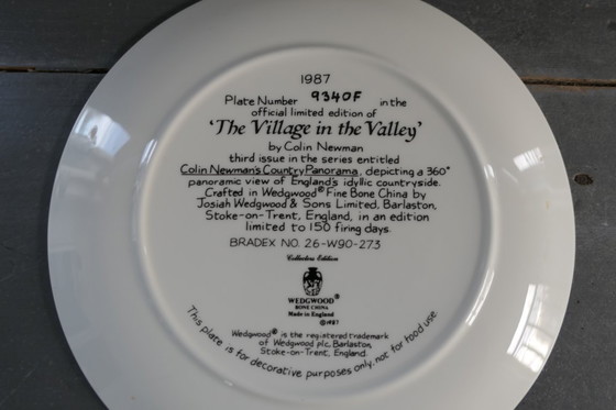 Image 1 of Assiettes décoratives Wedgwood 3 x par Colin Newman 1987