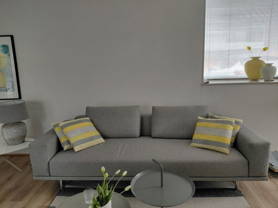 Image 1 of Divano Design On Stock Cascade – grigio chiaro | 3,5 posti, come nuovo