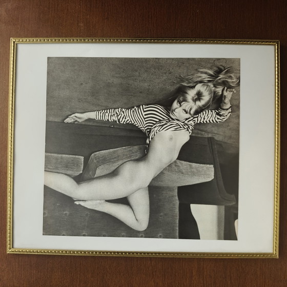 Fotografia erotica vintage in cornice dorata, anni '60 – Oggetti decorativi, Paper, Glass (photo 5 of 6)