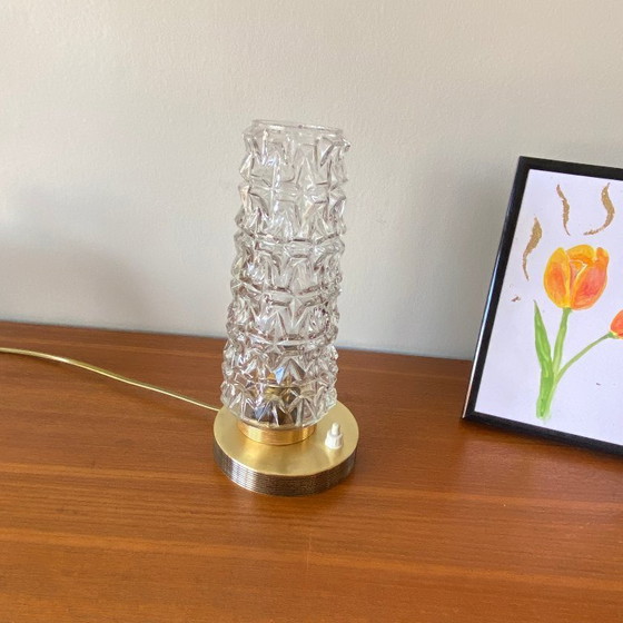 Image 1 of Lampe de table bureau chevet vintage tulipe en verre ancien et pied en laiton design 1950