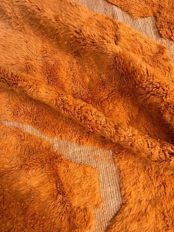 Image 1 of Handgeknüpfter marokkanischer Mrirt-Teppich – Wollteppich in gebranntem Orange, 200 x 300 cm – Moderner, strukturierter Teppich