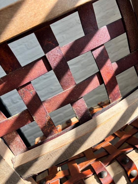 Image 1 of Sedia spagnola in legno con rivestimento in cuoio