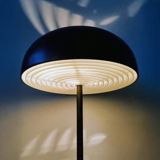 Nymane - Large lampe à poser noire