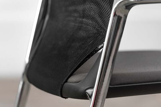 Image 1 of Vitra Medaslim Vergaderstoel
