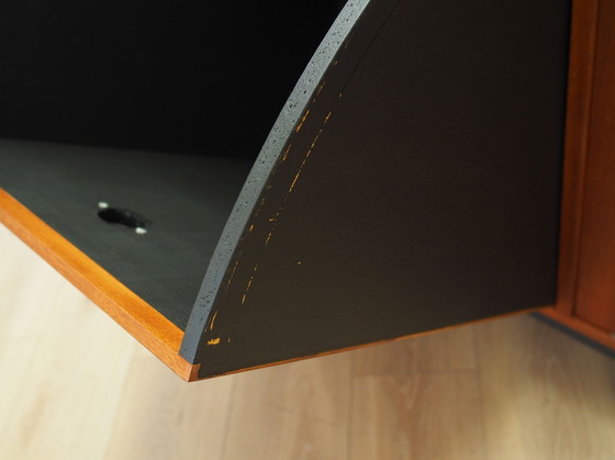 Image 1 of Buffet en teck, design danois, années 1970, production : Danemark