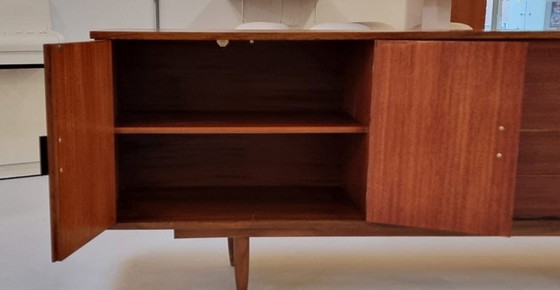 Image 1 of Aparador de mediados de siglo