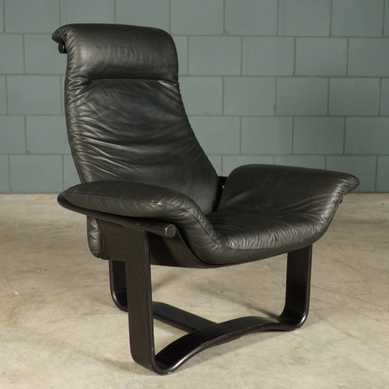 Fauteuil lounge vintage « Manta » – Ingmar Relling – Westnofa – 1970 – Wood, Leather (photo 2 of 15)