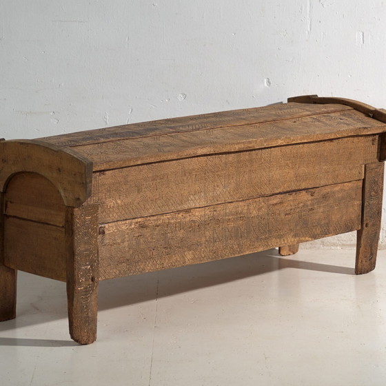 Panca contenitore primitiva antica in legno – Transilvania, circa 1850 – Panche, Rustic (photo 4 of 40)