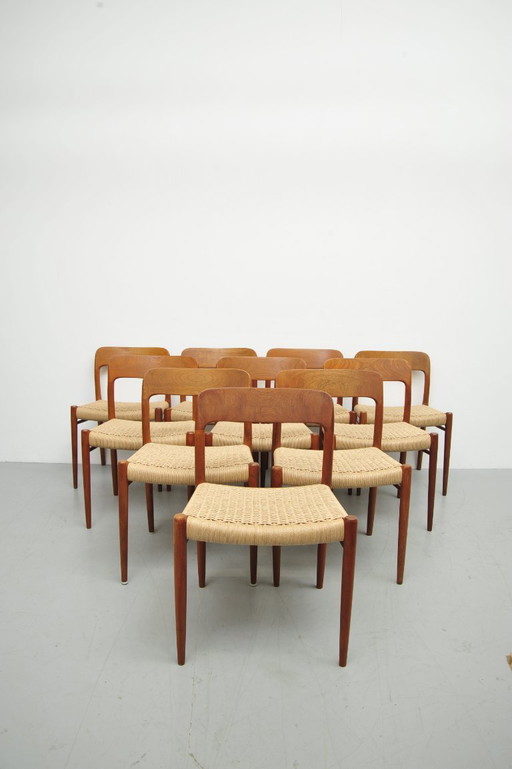 4x sillas de comedor de teca modelo 75 de Niels Otto Møller para J. L. Møller Möbelfabrik (años 50)