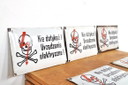 Enamel warning sign skull