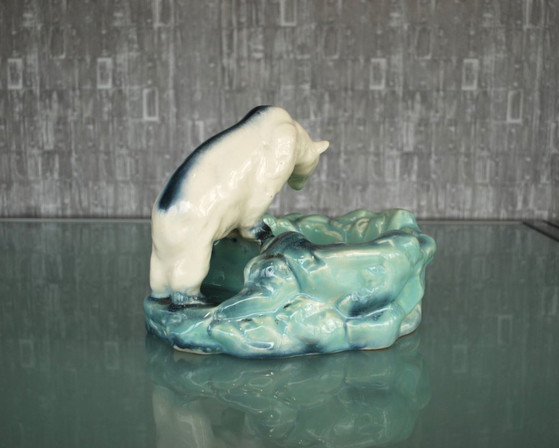 Image 1 of Bol Art Déco en forme d'ours polaire de Ditmar Urbach, sculpture en céramique tchécoslovaque des années 1930