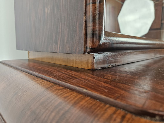 Image 1 of 1930s Art Deco Display Cabinet in Walnut and Walnut Root