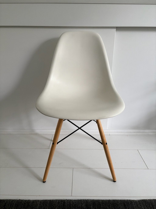 Originele Vitra Eames Plastic Chair