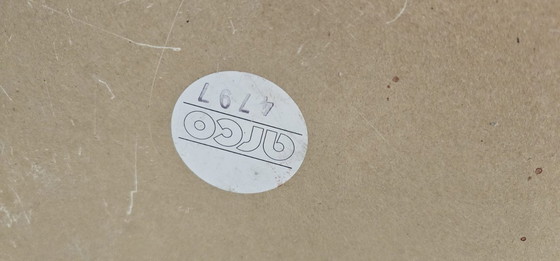 Image 1 of Acro | Round dining table