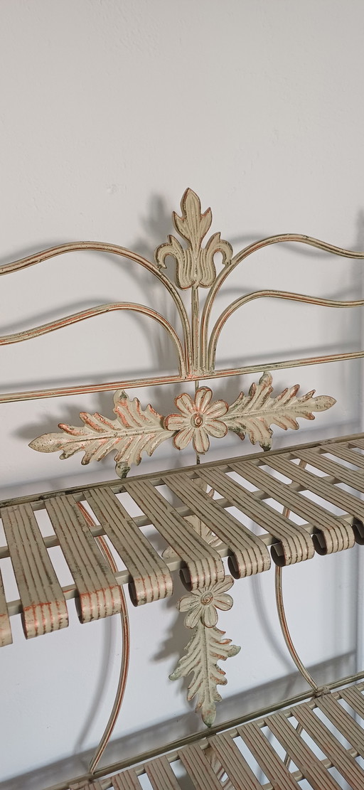 Étagère murale en métal