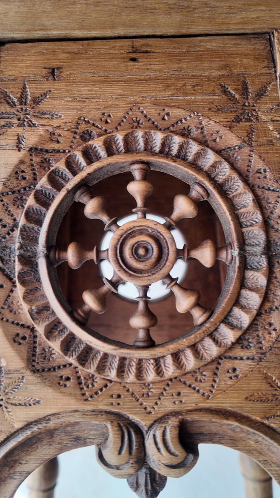 Image 1 of Tavolino laterale antico bretone in legno massello intagliato - Arte popolare del XIX/XX secolo