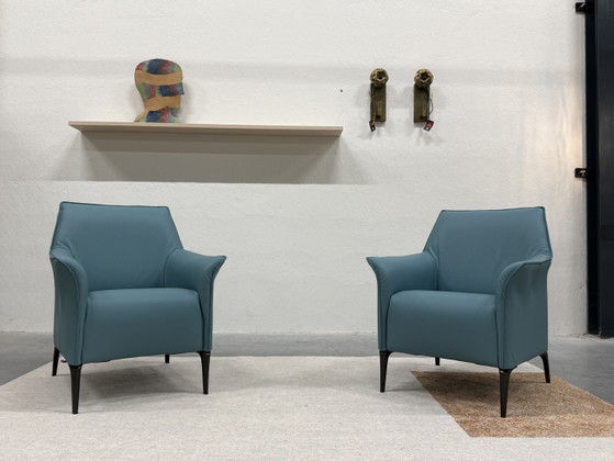 Image 1 of 2 Leolux Mayuro armchairs blue leather