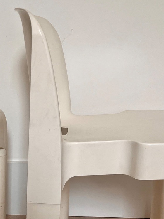 Image 1 of 2 Chaises Vintage "Universale" par Joe Colombo pour Kartell - Blanc