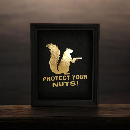 23kt Goud Kunstwerk Protect Your Nuts Verguld in Lijst StreetArt