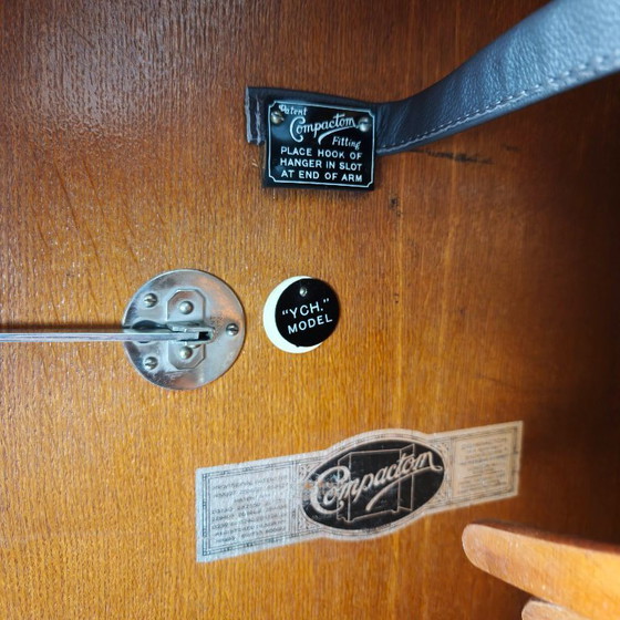 Compactom Herrengarderobe aus den 1930er Jahren, Modell Nr. 702, in Brauneiche. – Kleiderschränke, Wood (photo 15 of 15)