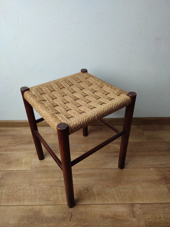 Image 1 of Tabouret vintage des années 70, style danois, en sisal tressé et bois.
