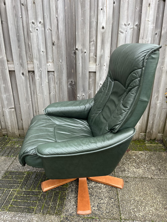 Image 1 of Groen leren retro relaxfauteuil 
