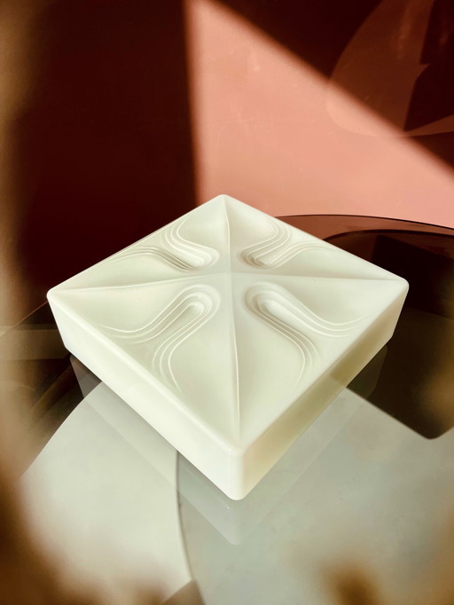 Unique! Zalesi 70's Flower Lamp