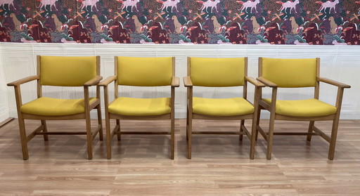Suite de 4 fauteuils estampille Hans Wegner "design scandinave" 1960.