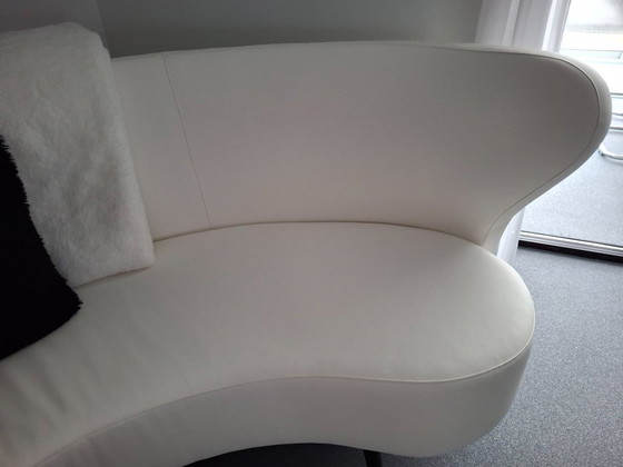 Image 1 of Panca da pranzo rotonda in similpelle bianca.