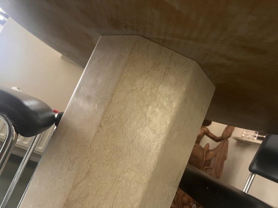 Image 1 of Table à manger en travertin - plateau rond / pied hexagonal