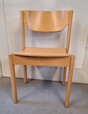 6 chaises empilables de design danois