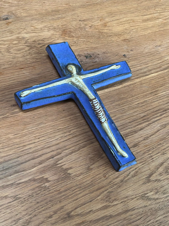 Image 1 of Cruz de pared de cerámica esmaltada en azul cobalto